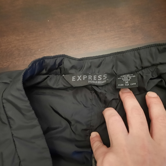 Black puffer vest - Picture 3 of 3